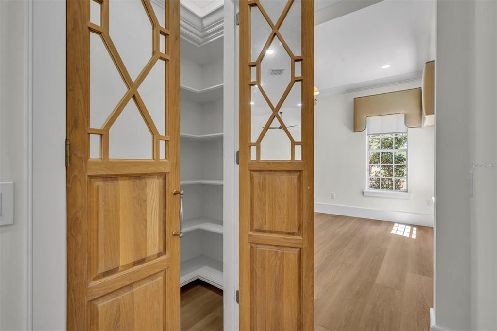 For Rent: $9,500 (5 beds, 4 baths, 4018 Square Feet)
