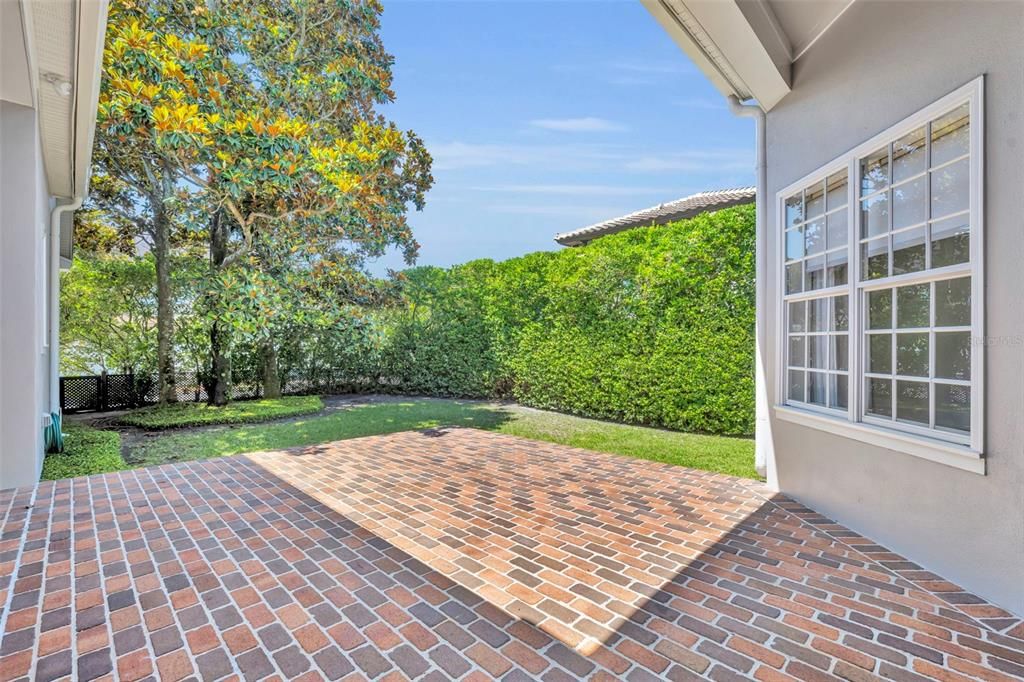 For Rent: $9,500 (5 beds, 4 baths, 4018 Square Feet)