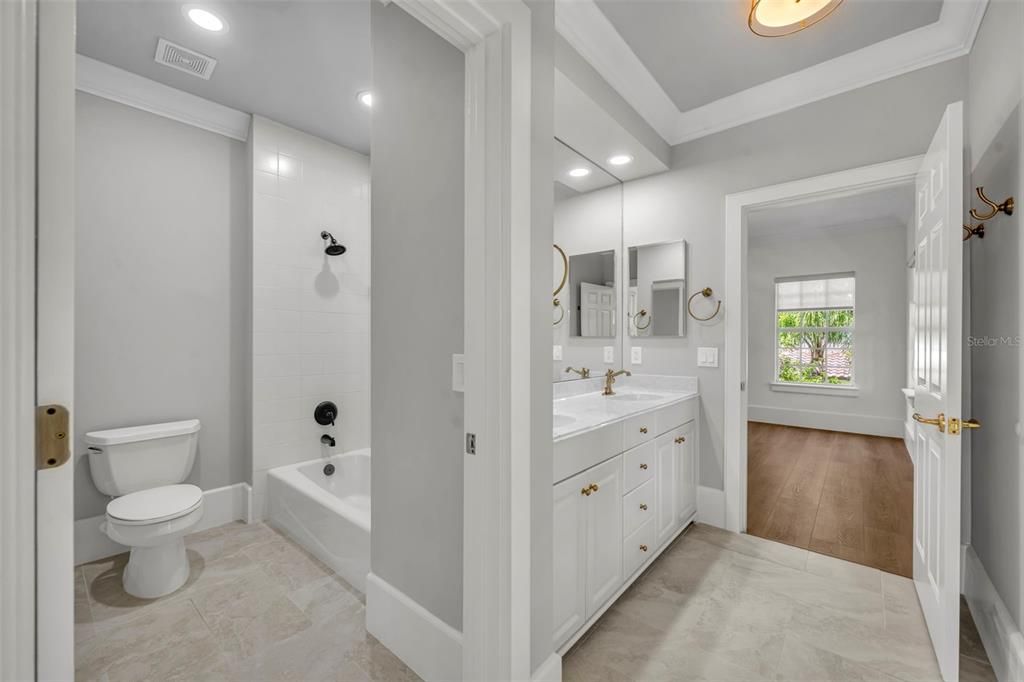 For Rent: $9,500 (5 beds, 4 baths, 4018 Square Feet)