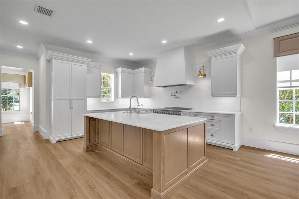 For Rent: $9,500 (5 beds, 4 baths, 4018 Square Feet)