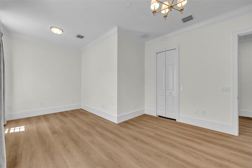 For Rent: $9,500 (5 beds, 4 baths, 4018 Square Feet)