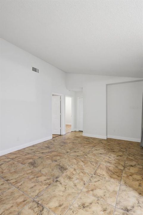 For Sale: $285,000 (3 beds, 2 baths, 1304 Square Feet)