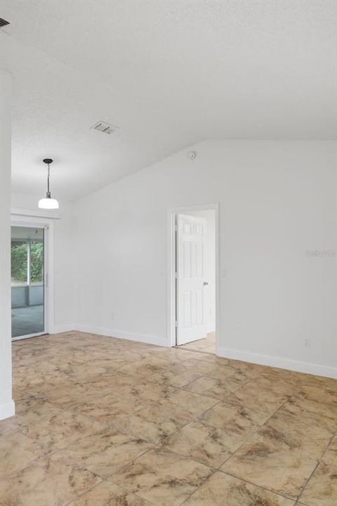 For Sale: $285,000 (3 beds, 2 baths, 1304 Square Feet)