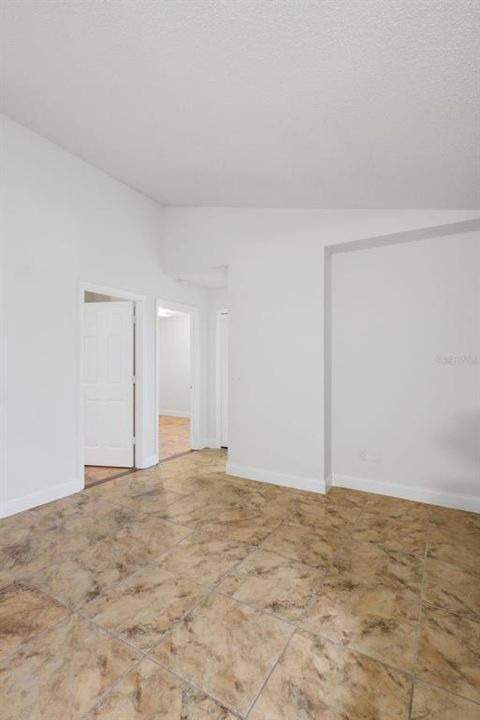 For Sale: $285,000 (3 beds, 2 baths, 1304 Square Feet)