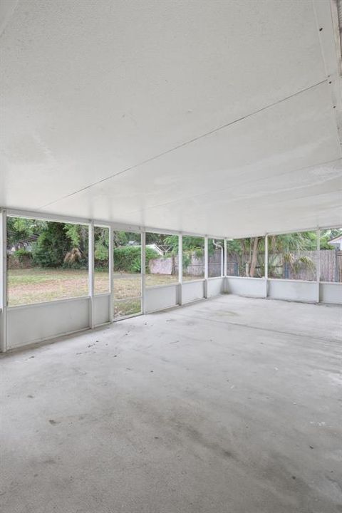 For Sale: $285,000 (3 beds, 2 baths, 1304 Square Feet)