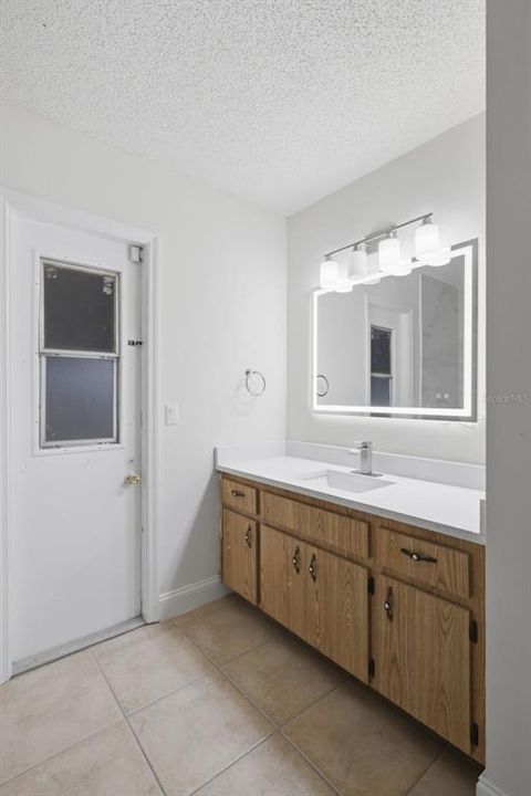 For Sale: $285,000 (3 beds, 2 baths, 1304 Square Feet)