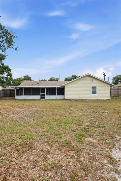 For Sale: $285,000 (3 beds, 2 baths, 1304 Square Feet)