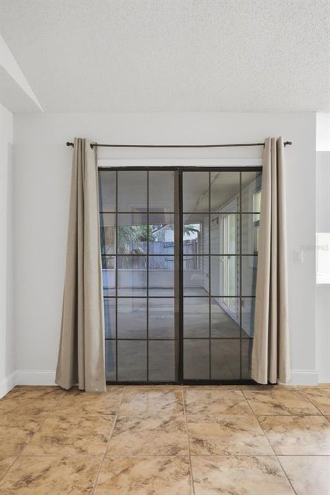 For Sale: $285,000 (3 beds, 2 baths, 1304 Square Feet)