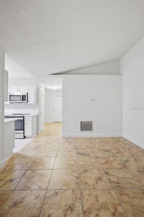 For Sale: $285,000 (3 beds, 2 baths, 1304 Square Feet)