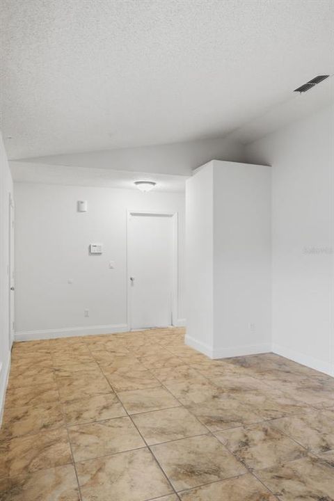 For Sale: $285,000 (3 beds, 2 baths, 1304 Square Feet)