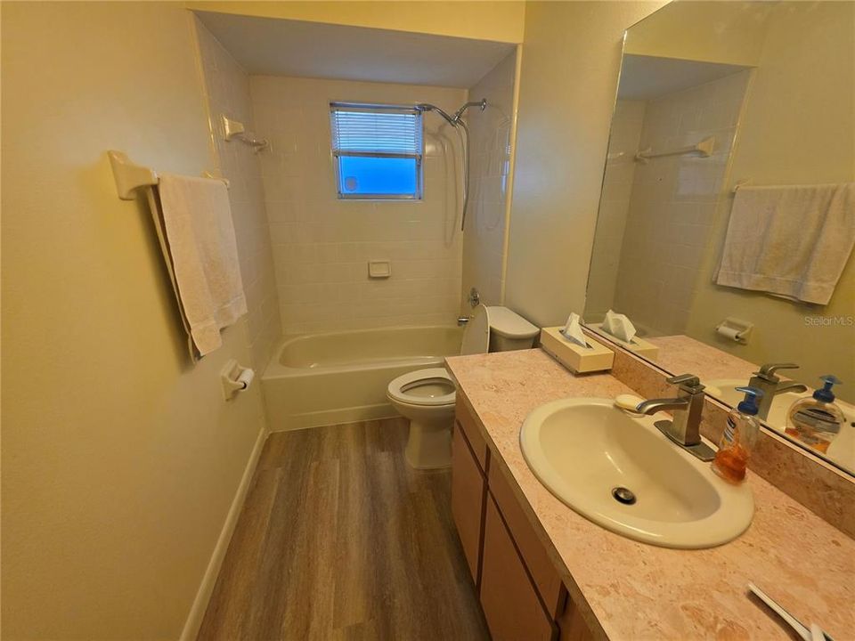 На продажу: $310,000 (3 спален, 2 ванн, 1610 Квадратных фут)