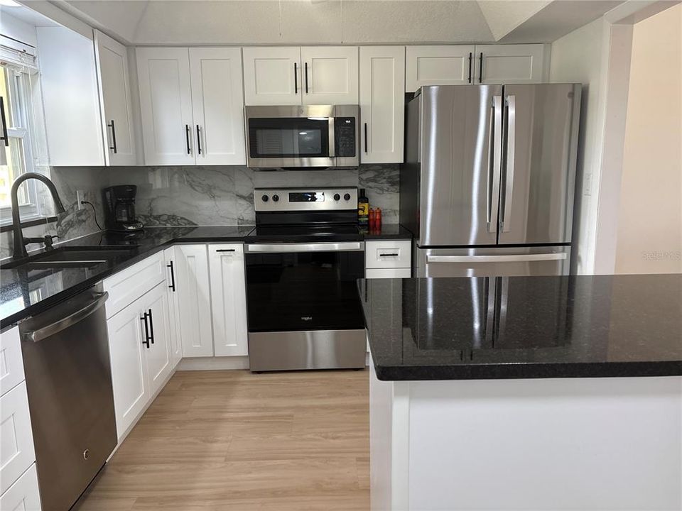 В аренду: $1,750 (1 спален, 1 ванн, 815 Квадратных фут)