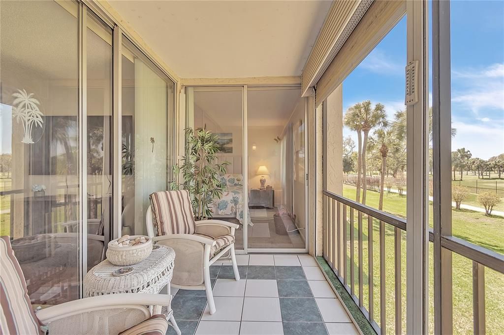 For Sale: $189,900 (2 beds, 2 baths, 930 Square Feet)