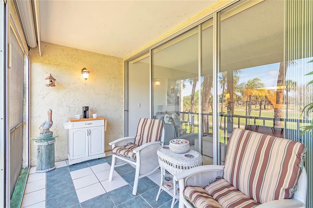 For Sale: $189,900 (2 beds, 2 baths, 930 Square Feet)