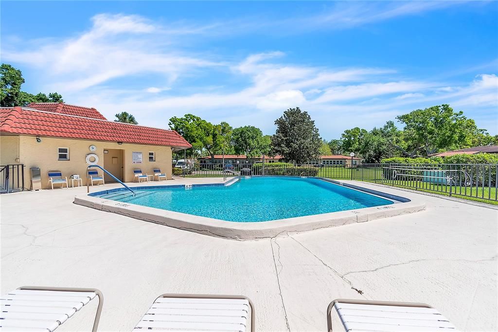 For Sale: $189,900 (2 beds, 2 baths, 930 Square Feet)