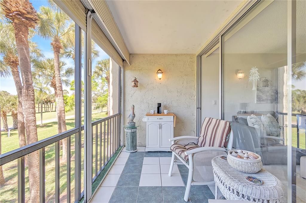 For Sale: $189,900 (2 beds, 2 baths, 930 Square Feet)