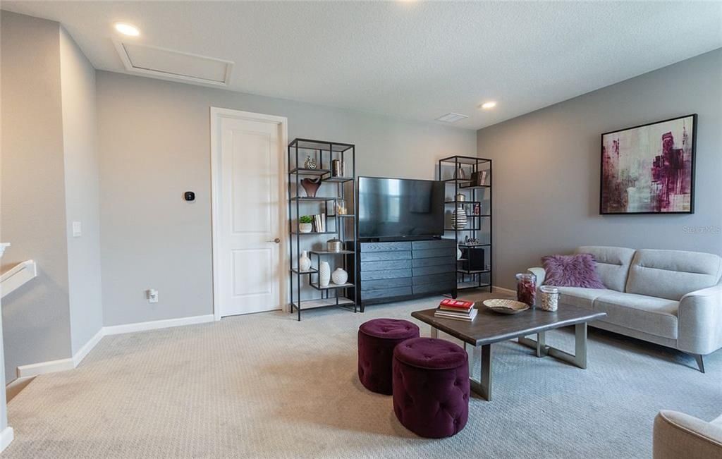 For Sale: $699,000 (5 beds, 4 baths, 3047 Square Feet)