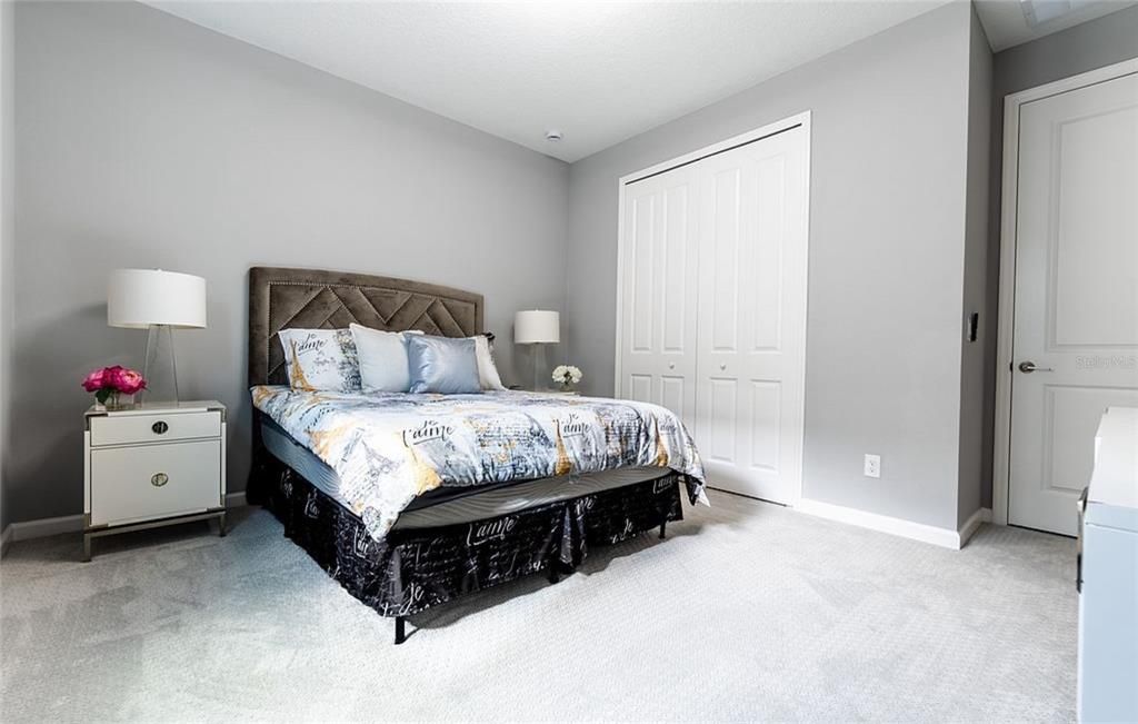 For Sale: $699,000 (5 beds, 4 baths, 3047 Square Feet)