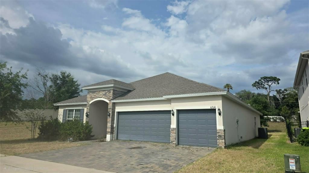 For Sale: $399,990 (4 beds, 3 baths, 2531 Square Feet)