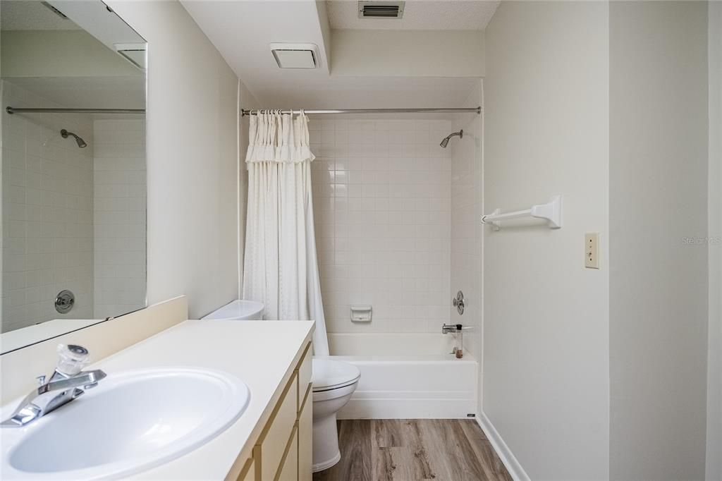 For Sale: $295,000 (3 beds, 2 baths, 1992 Square Feet)