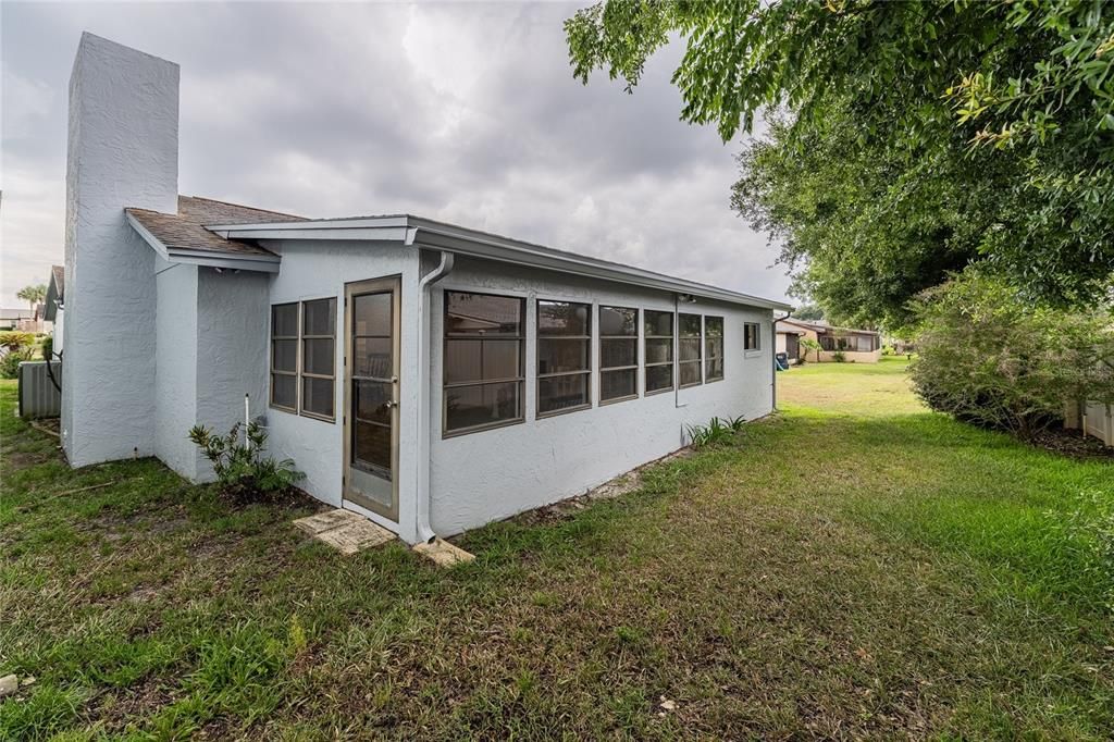 For Sale: $295,000 (3 beds, 2 baths, 1992 Square Feet)