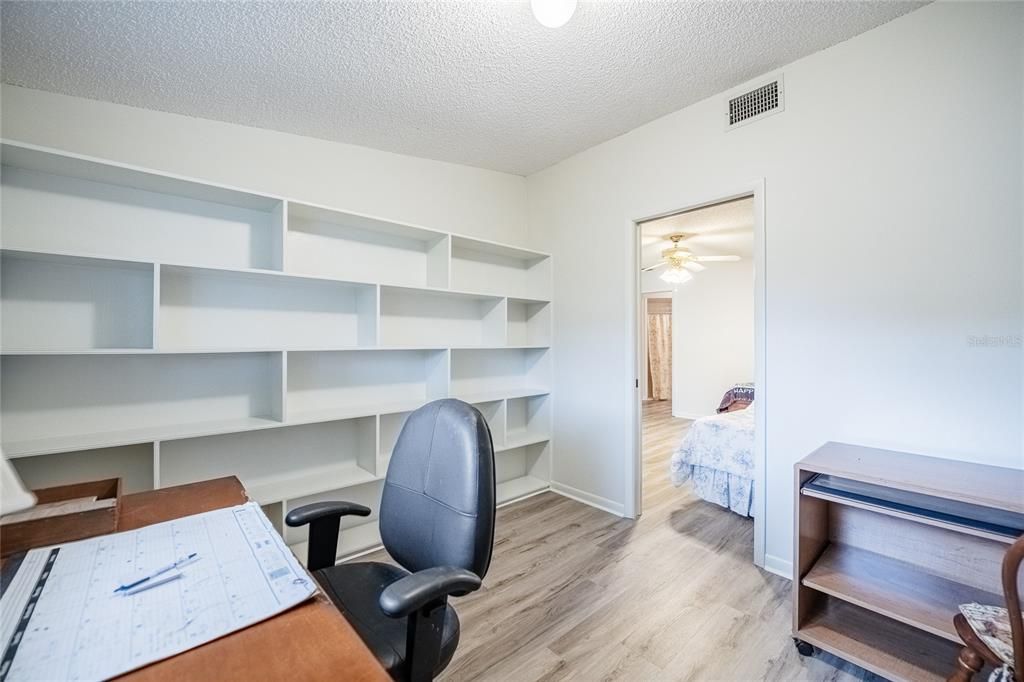 For Sale: $295,000 (3 beds, 2 baths, 1992 Square Feet)