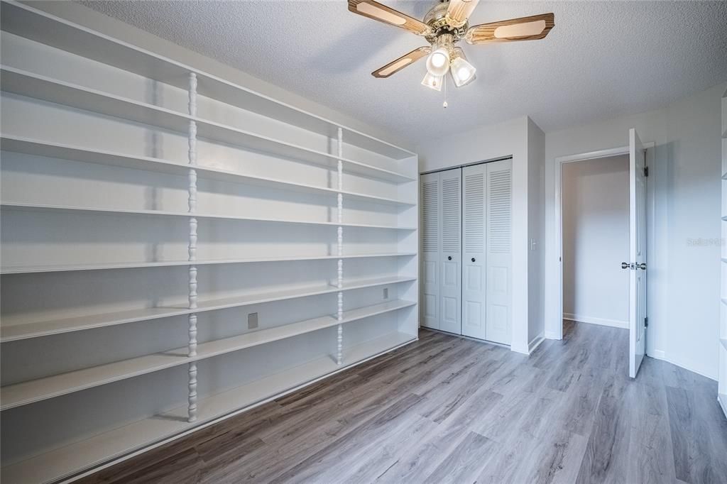 For Sale: $295,000 (3 beds, 2 baths, 1992 Square Feet)