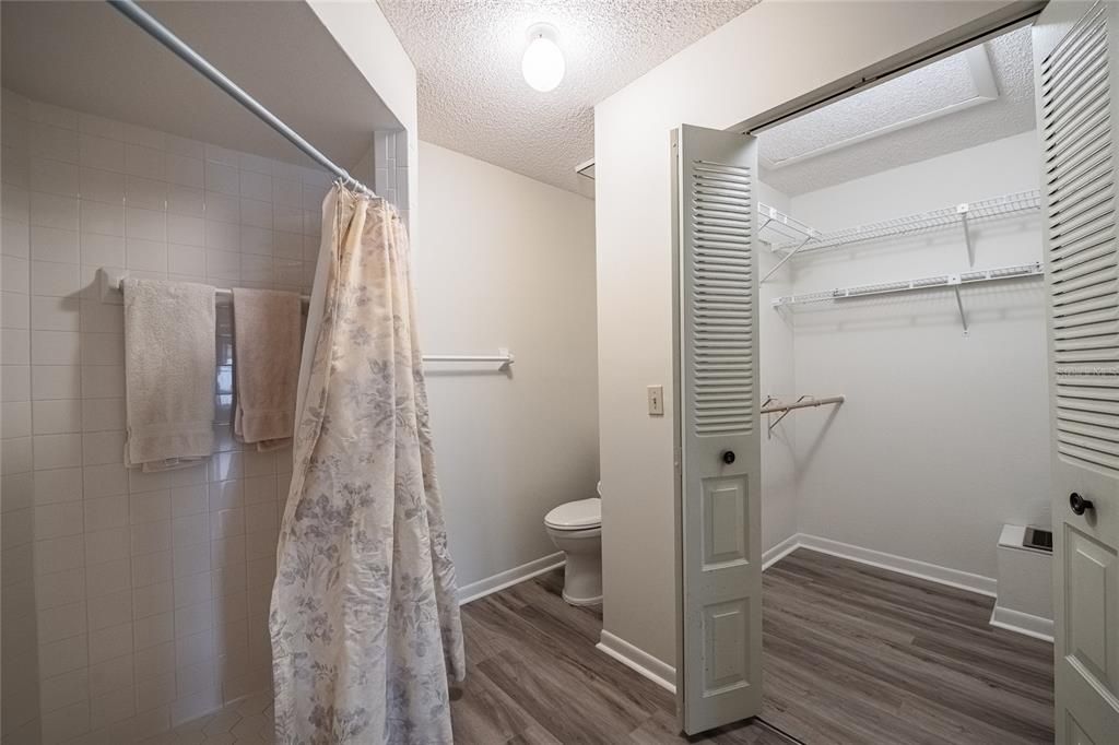 For Sale: $295,000 (3 beds, 2 baths, 1992 Square Feet)