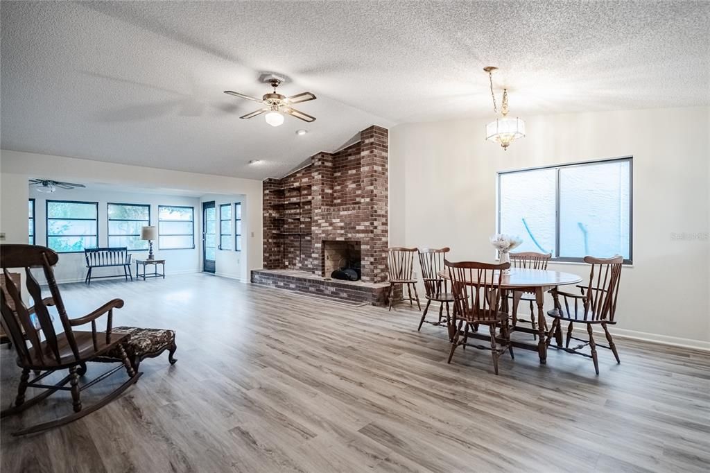 For Sale: $295,000 (3 beds, 2 baths, 1992 Square Feet)
