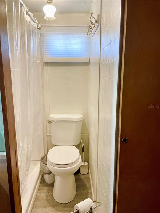 For Sale: $62,000 (1 beds, 1 baths, 420 Square Feet)