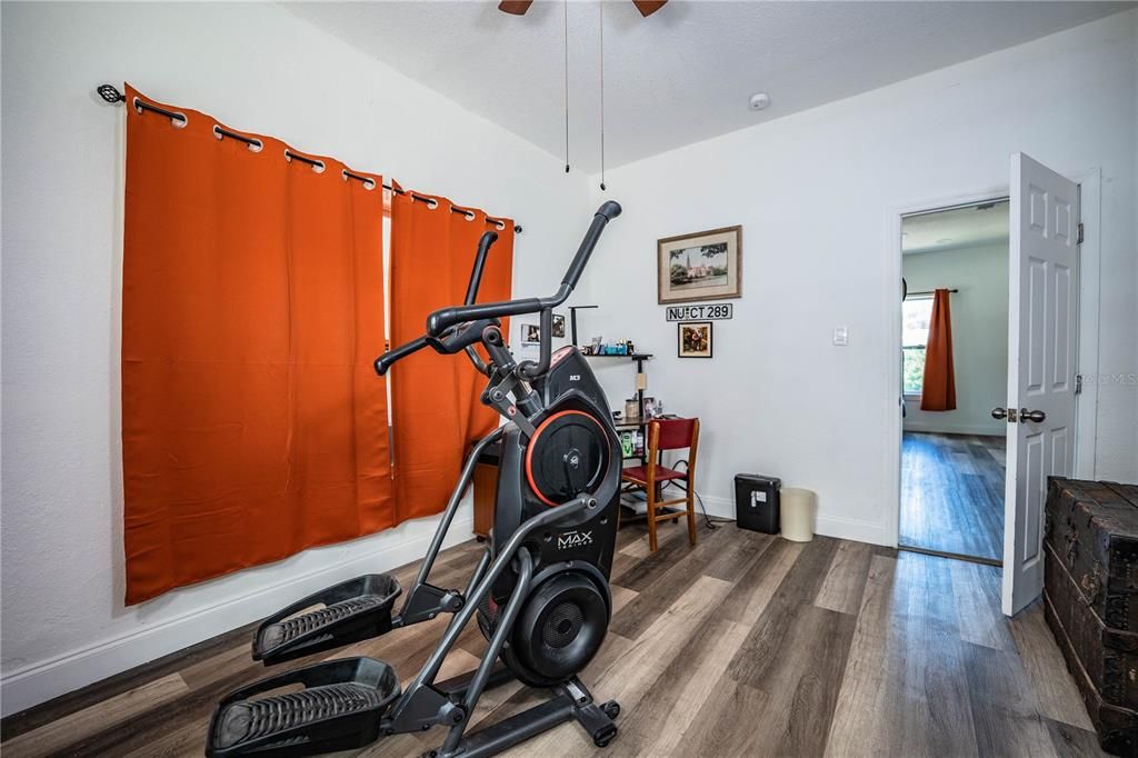 For Sale: $238,500 (3 beds, 1 baths, 1264 Square Feet)