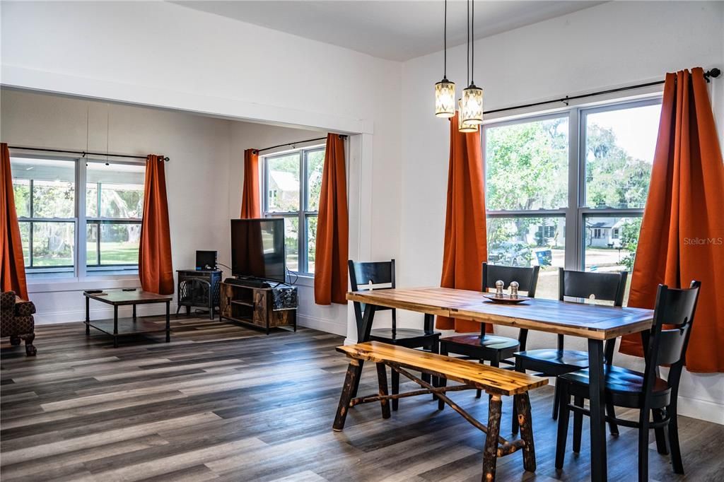 For Sale: $238,500 (3 beds, 1 baths, 1264 Square Feet)