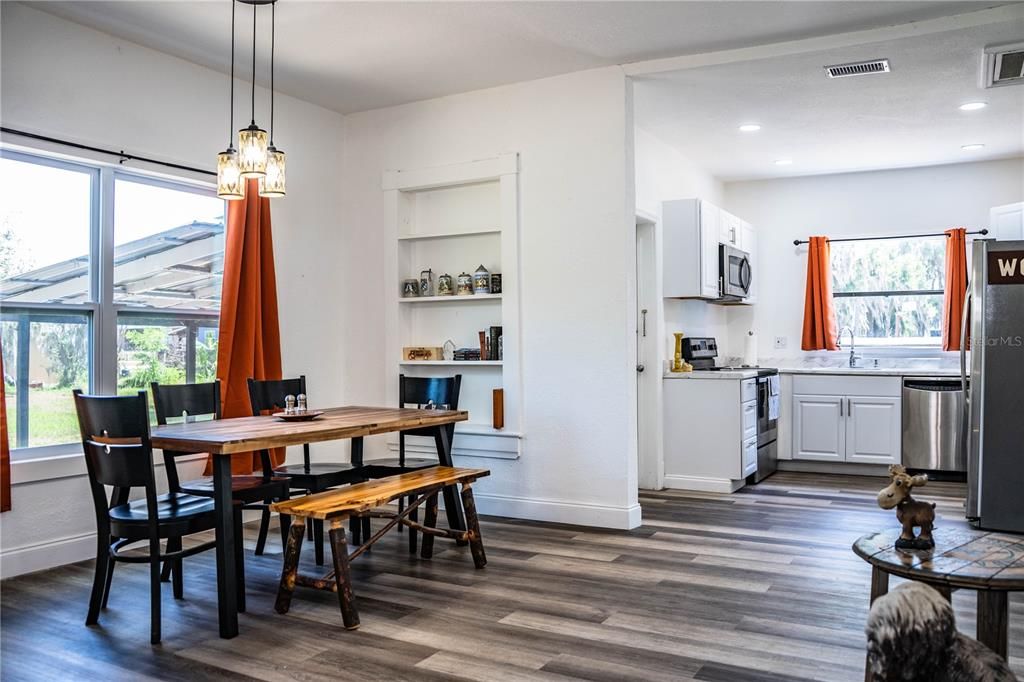 For Sale: $238,500 (3 beds, 1 baths, 1264 Square Feet)