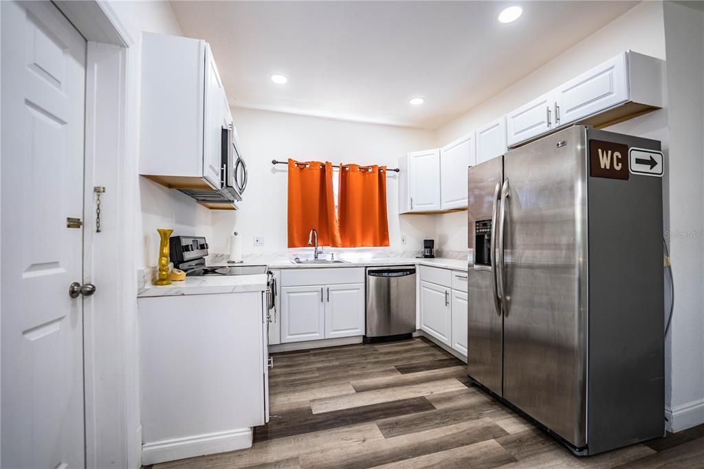 For Sale: $238,500 (3 beds, 1 baths, 1264 Square Feet)