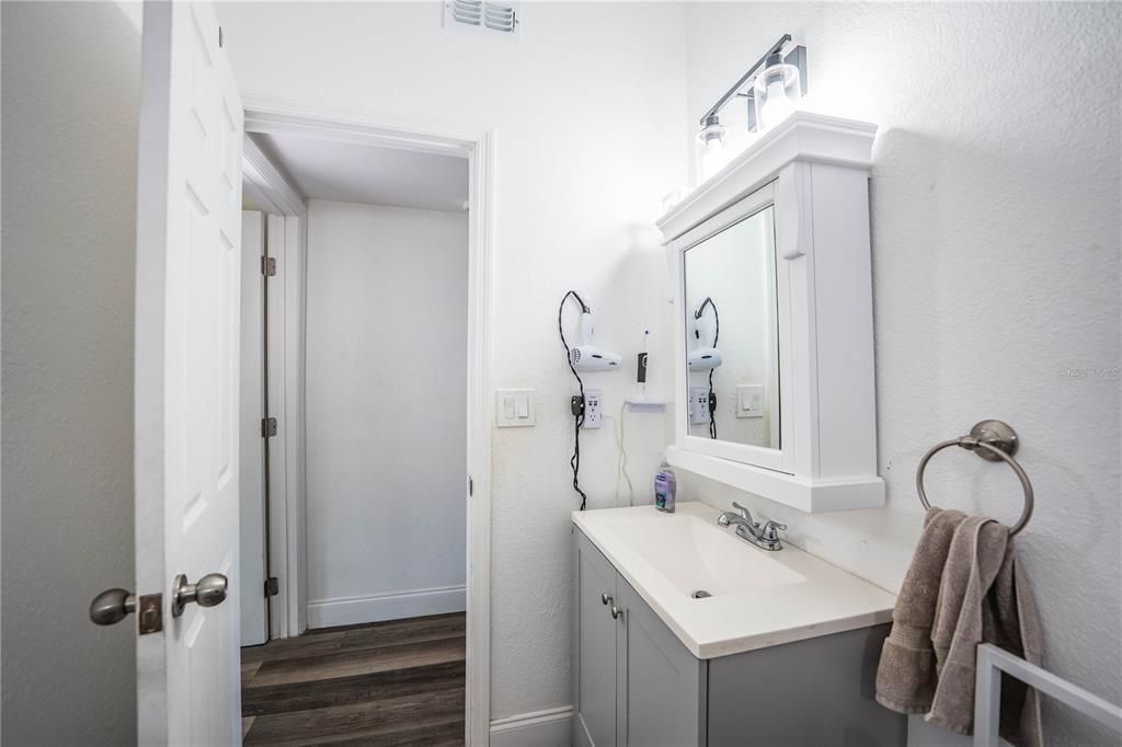 For Sale: $238,500 (3 beds, 1 baths, 1264 Square Feet)