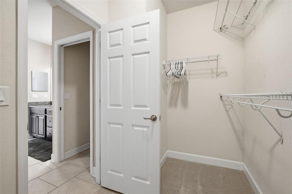 For Rent: $3,100 (4 beds, 2 baths, 2319 Square Feet)