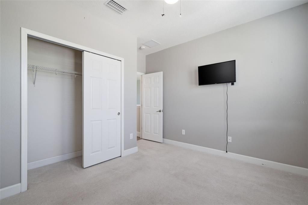 For Rent: $3,100 (4 beds, 2 baths, 2319 Square Feet)