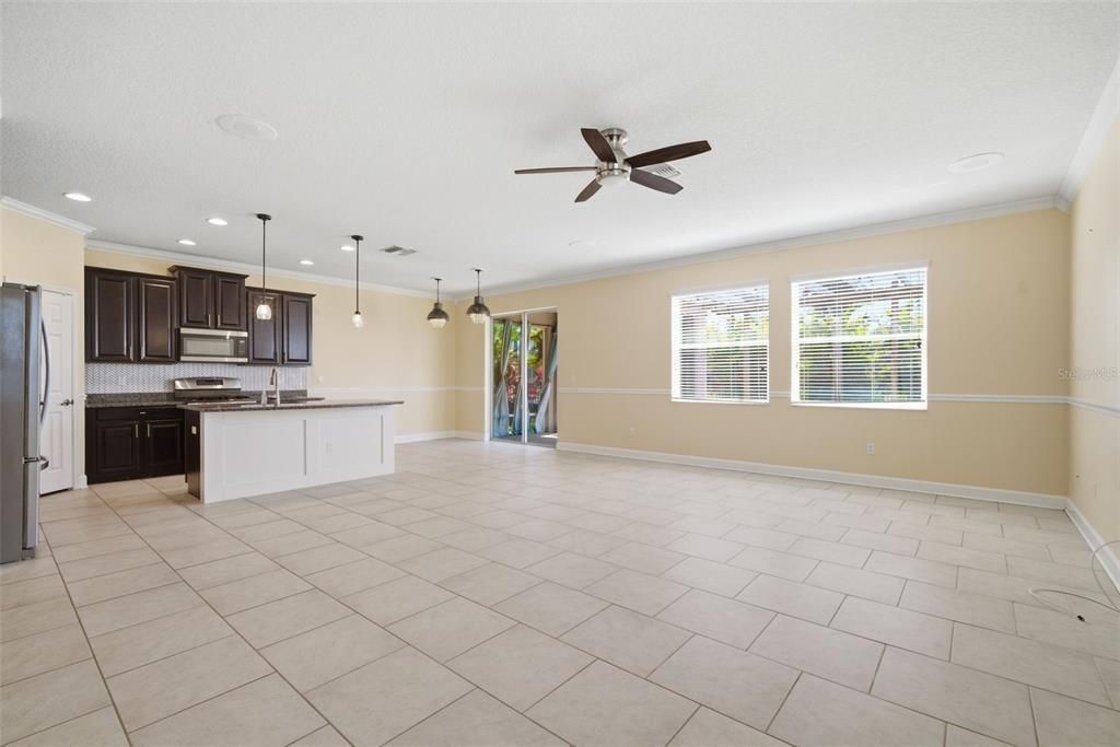 For Rent: $3,100 (4 beds, 2 baths, 2319 Square Feet)