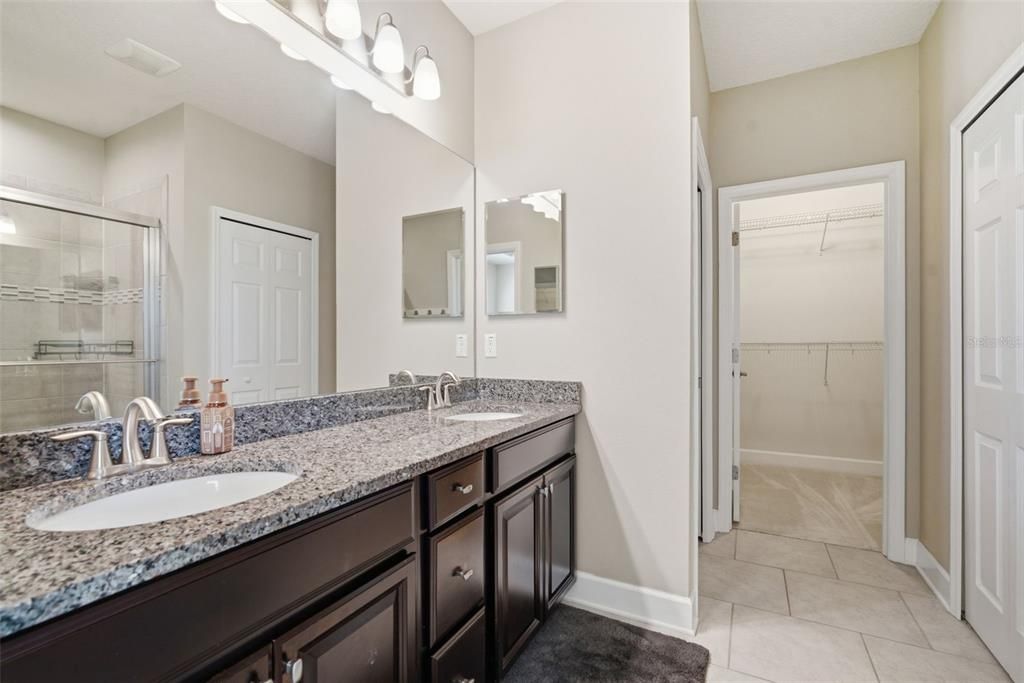 For Rent: $3,100 (4 beds, 2 baths, 2319 Square Feet)