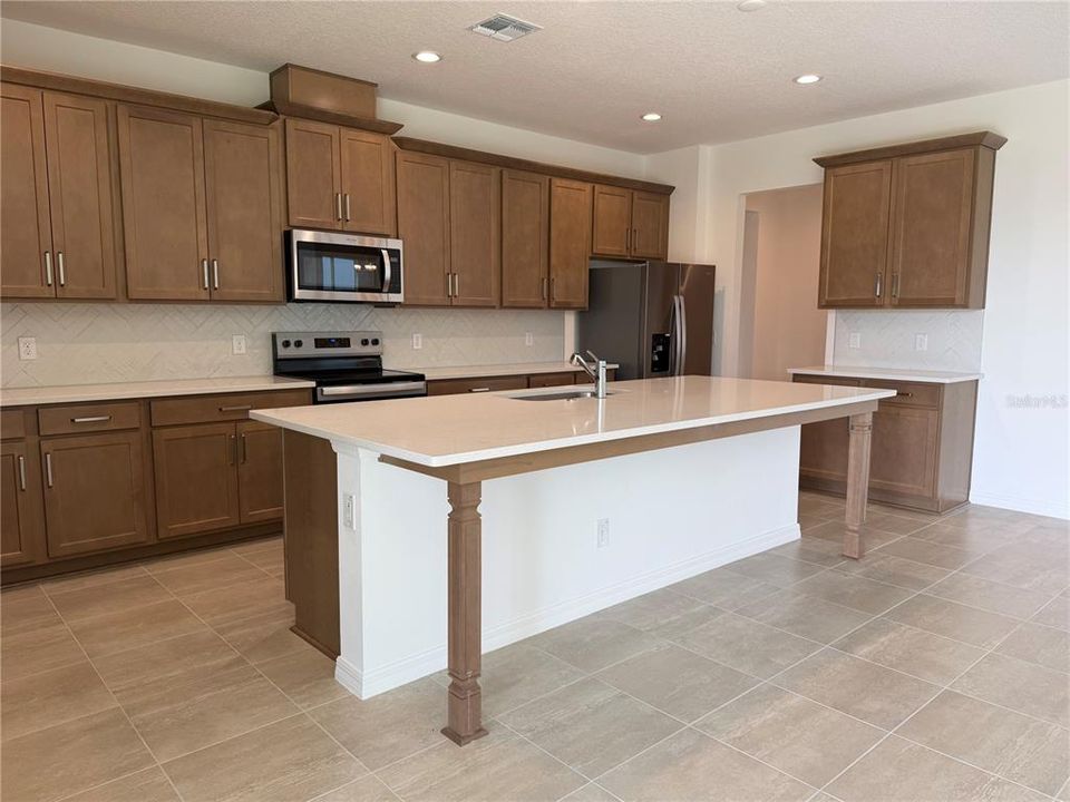For Sale: $610,379 (6 beds, 4 baths, 3734 Square Feet)