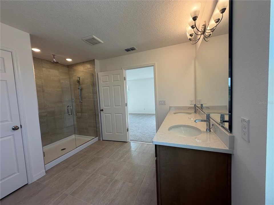 For Sale: $610,379 (6 beds, 4 baths, 3734 Square Feet)