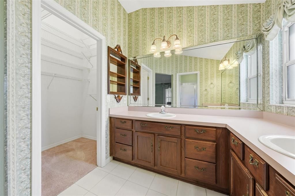 En Venta: $482,000 (3 camas, 2 baños, 1954 Pies cuadrados)