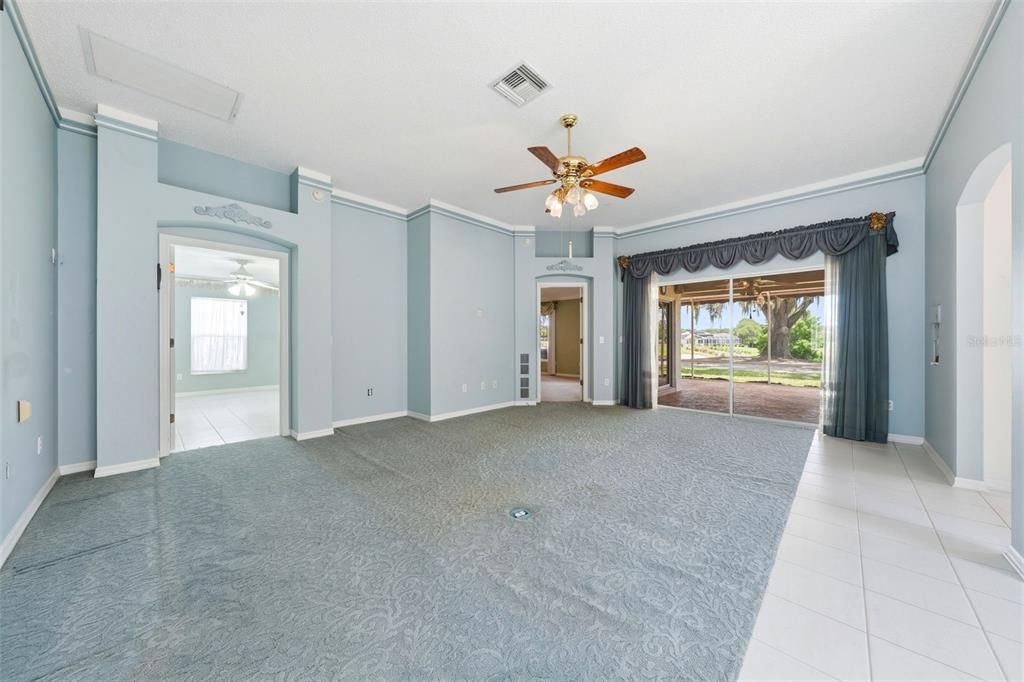 En Venta: $482,000 (3 camas, 2 baños, 1954 Pies cuadrados)
