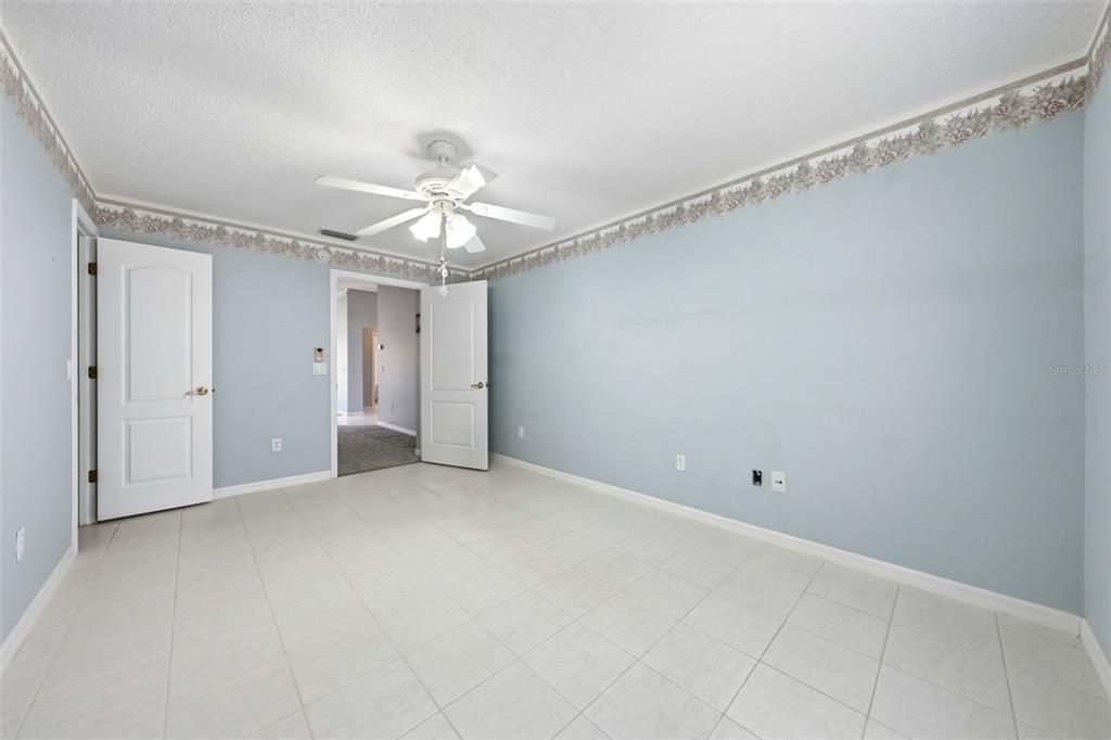 En Venta: $482,000 (3 camas, 2 baños, 1954 Pies cuadrados)