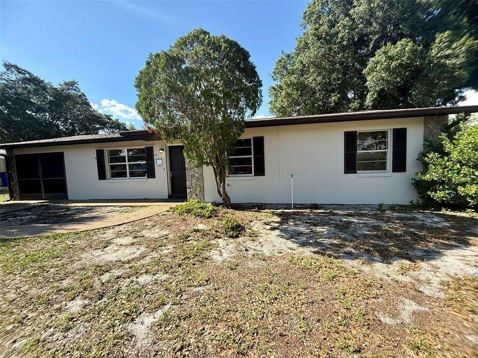 For Rent: $2,200 (3 beds, 2 baths, 1203 Square Feet)