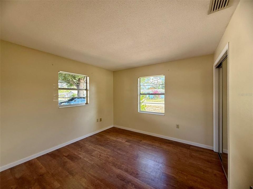 For Rent: $2,200 (3 beds, 2 baths, 1203 Square Feet)