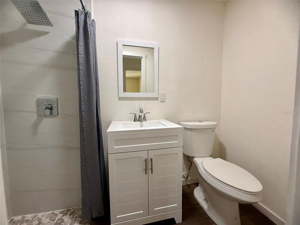 For Rent: $2,200 (3 beds, 2 baths, 1203 Square Feet)