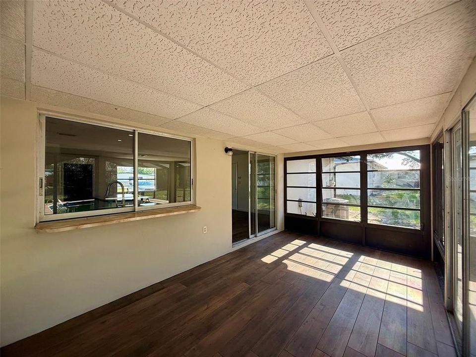 For Rent: $2,200 (3 beds, 2 baths, 1203 Square Feet)