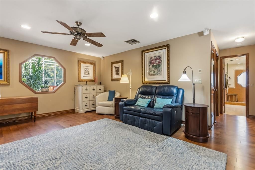 For Sale: $1,100,000 (3 beds, 2 baths, 2820 Square Feet)