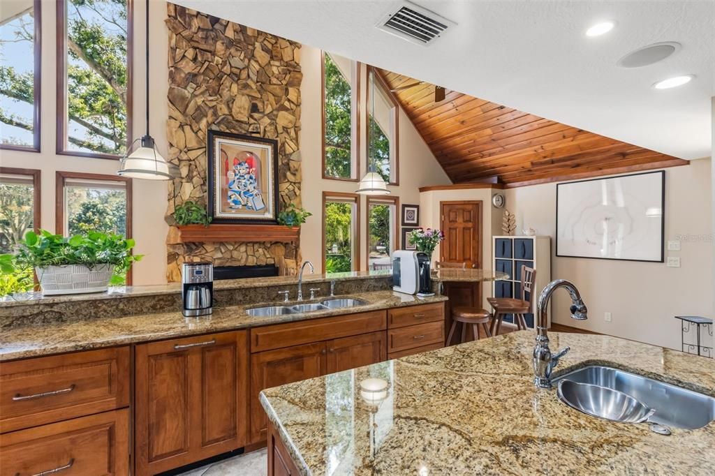 For Sale: $1,100,000 (3 beds, 2 baths, 2820 Square Feet)